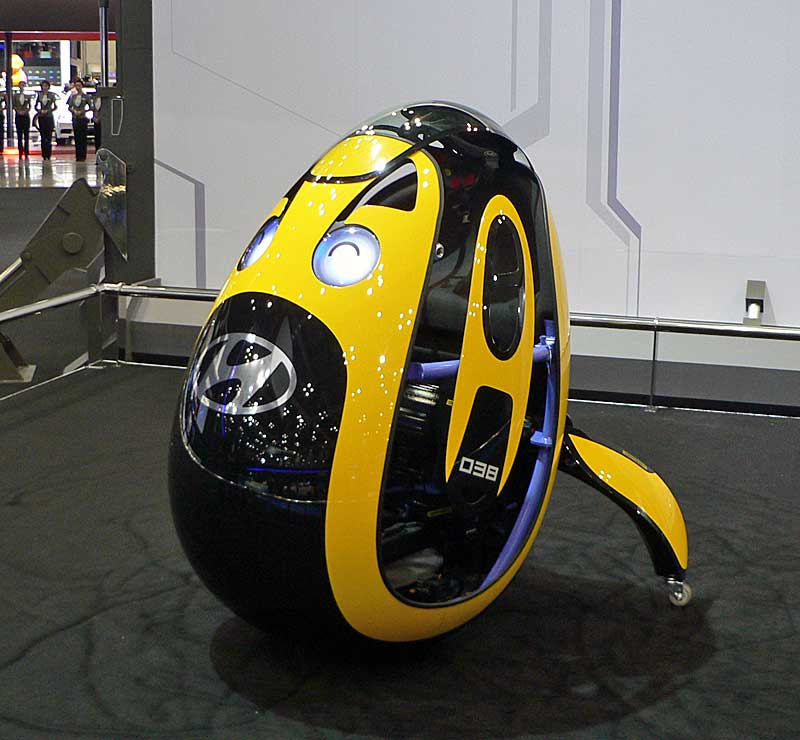 Illustration for article titled Hyundai presenta su nuevo modelo de transporte personal, un huevo motorizado
